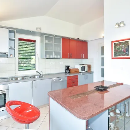 4 Bedrooms Hvar Located 100m From The Sea And 1,5 Km From Hvar Old Town * 赫瓦尔