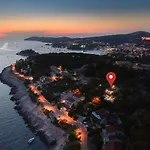 Villa 4 Bedrooms Hvar Located 100m From The Sea And 1,5 Km From Hvar Old Town Hvar Town