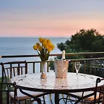 4 Bedrooms Hvar Located 100m From The Sea And 1,5 Km From Hvar Old Town