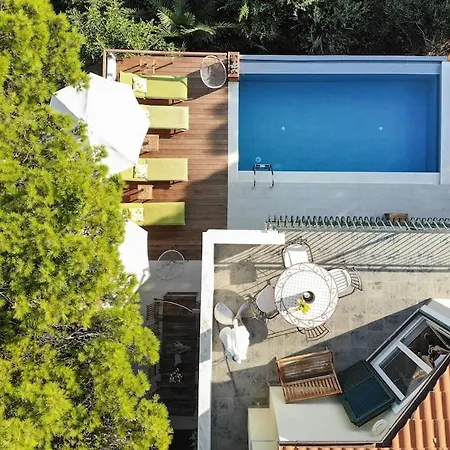 Villa 4 Bedrooms Hvar Located 100m From The Sea And 1,5 Km From Hvar Old Town Hvar Town