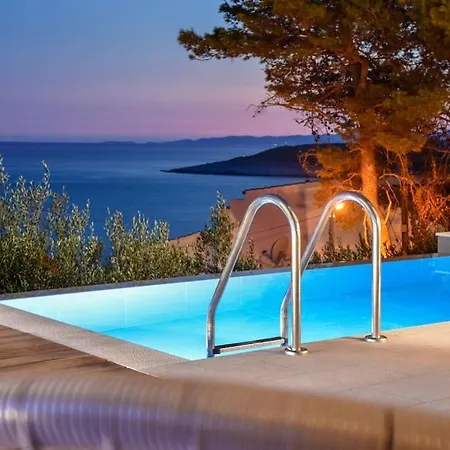 4 Bedrooms Hvar Located 100m From The Sea And 1,5 Km From Hvar Old Town Hvar Town