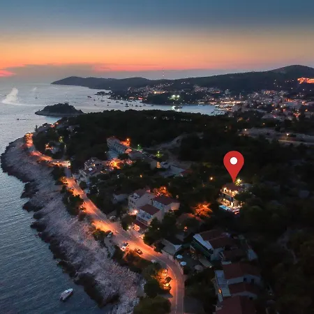 Villa 4 Bedrooms Hvar Located 100m From The Sea And 1,5 Km From Hvar Old Town Hvar Town