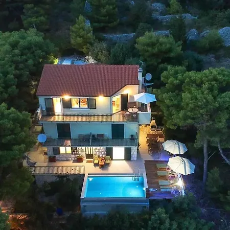 4 Bedrooms Hvar Located 100m From The Sea And 1,5 Km From Hvar Old Town * Hvar Town