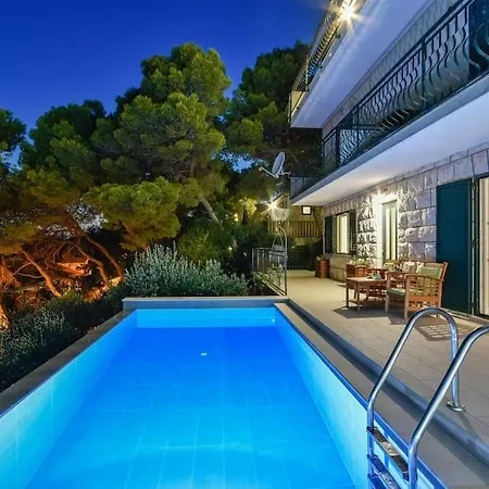 4 Bedrooms Hvar Located 100m From The Sea And 1,5 Km From Hvar Old Town Villa *