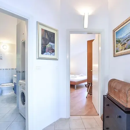 4 Bedrooms Hvar Located 100m From The Sea And 1,5 Km From Hvar Old Town Villa *