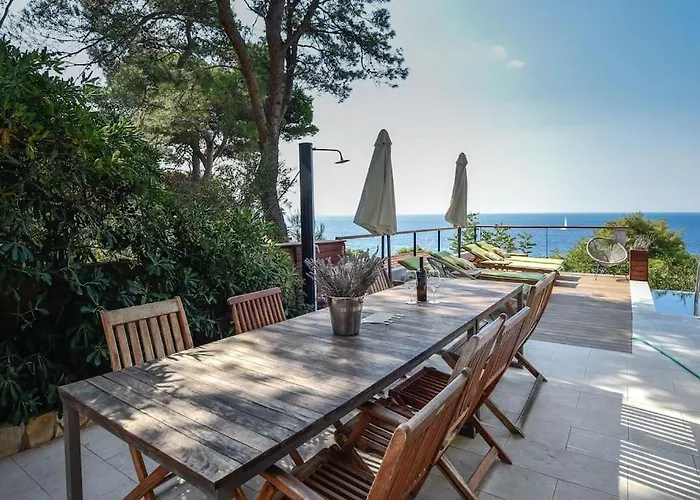 4 Bedrooms Hvar Located 100m From The Sea And 1,5 Km From Hvar Old Town Villa Hvar Town
