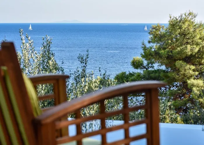 4 Bedrooms Hvar Located 100m From The Sea And 1,5 Km From Hvar Old Town Villa