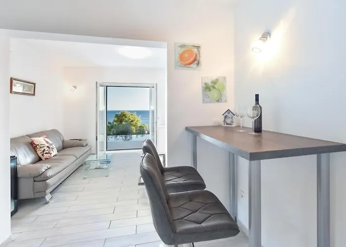 4 Bedrooms Hvar Located 100m From The Sea And 1,5 Km From Hvar Old Town Villa