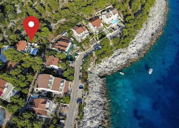 Villa 4 Bedrooms Hvar Located 100m From The Sea And 1,5 Km From Hvar Old Town *