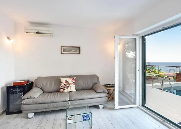 4 Bedrooms Hvar Located 100m From The Sea And 1,5 Km From Hvar Old Town *