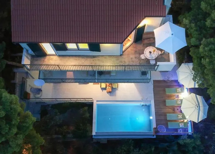 4 Bedrooms Hvar Located 100m From The Sea And 1,5 Km From Hvar Old Town Villa