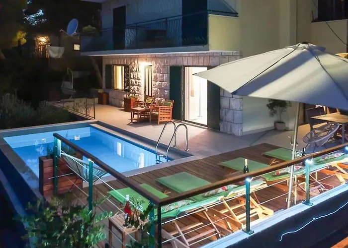 Villa 4 Bedrooms Hvar Located 100m From The Sea And 1,5 Km From Hvar Old Town *