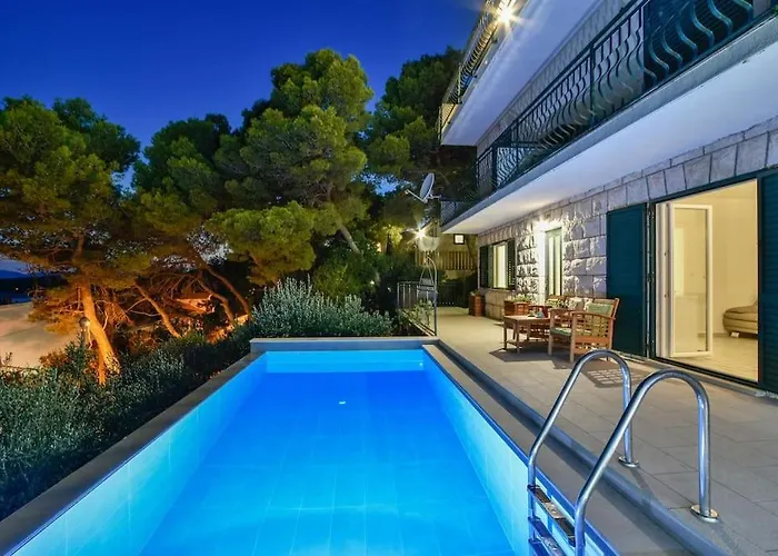 4 Bedrooms Hvar Located 100m From The Sea And 1,5 Km From Hvar Old Town Willa *