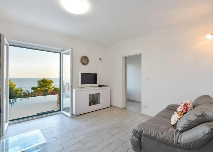 4 Bedrooms Hvar Located 100m From The Sea And 1,5 Km From Hvar Old Town Villa Hvar Town