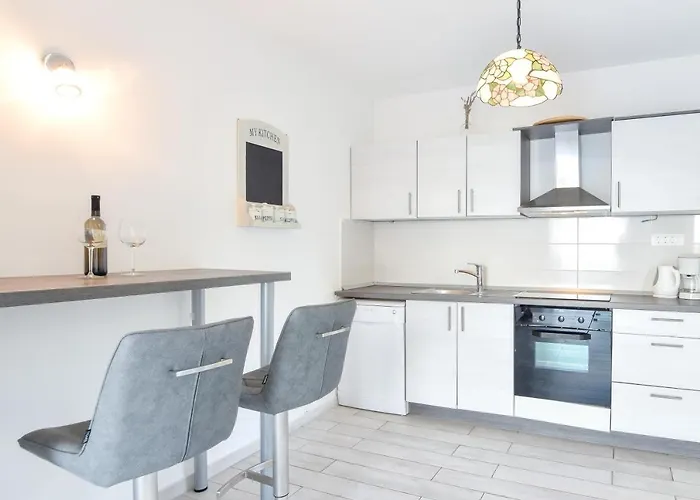 4 Bedrooms Hvar Located 100m From The Sea And 1,5 Km From Hvar Old Town *