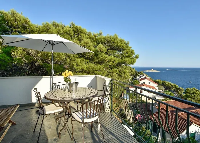 4 Bedrooms Hvar Located 100m From The Sea And 1,5 Km From Hvar Old Town *