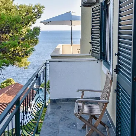 Villa 4 Bedrooms Hvar Located 100m From The Sea And 1,5 Km From Hvar Old Town *